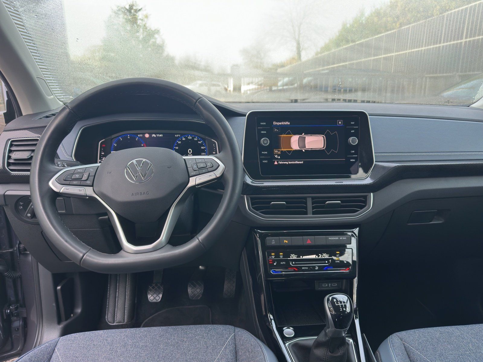 Fahrzeugabbildung Volkswagen T-Cross STYLE 1.0 TSI.AHK.IQ-Light.ACC.Clima.RF-
