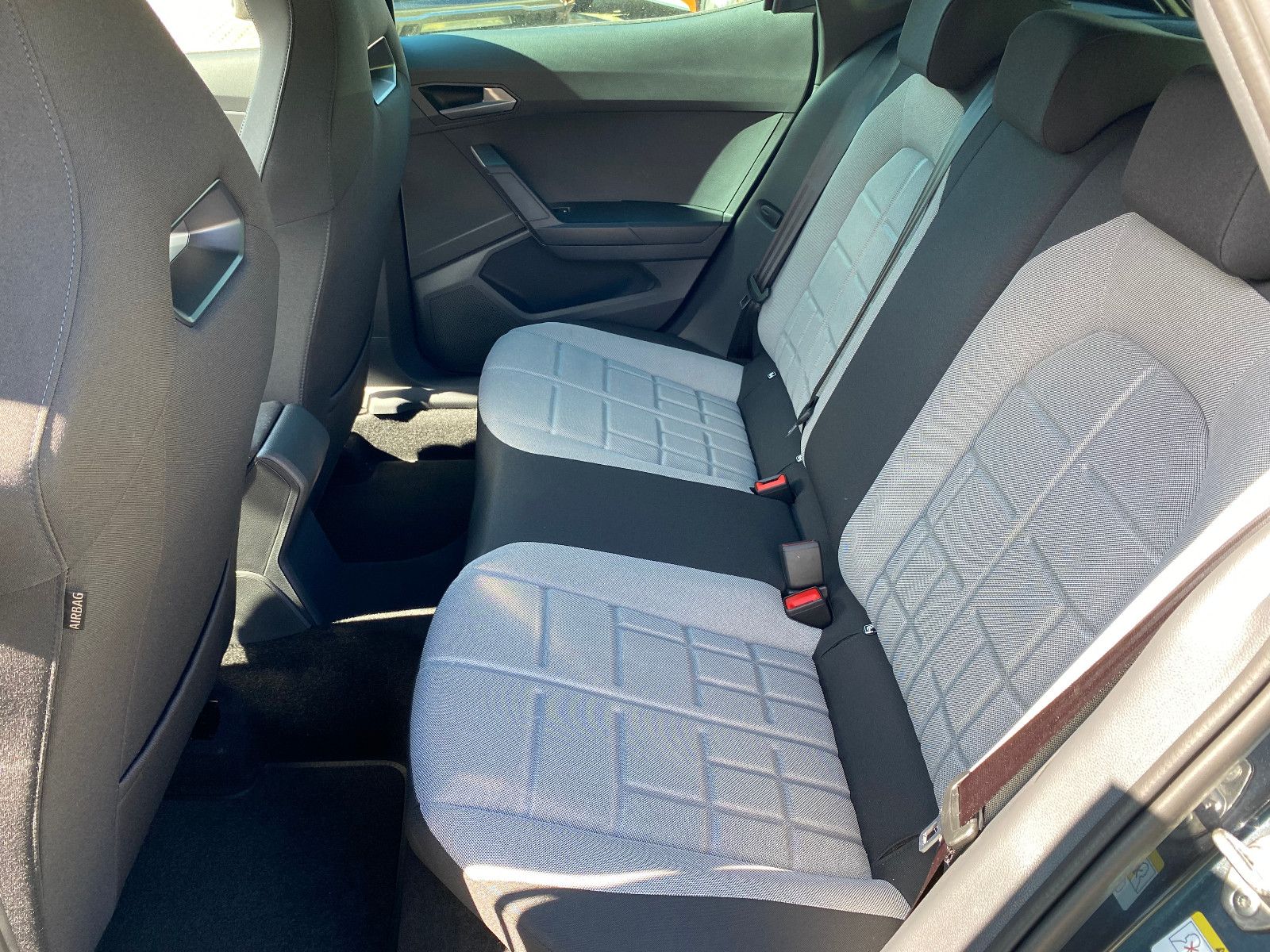 Fahrzeugabbildung SEAT Ibiza 1.0 TSI 85 kW FR *SHZ *PDC vo+hi *FULLLINK