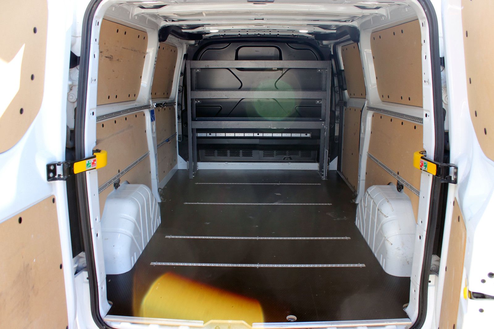 Fahrzeugabbildung Ford Transit Custom Kasten 300 L2 Trend SHZ KAM TEMP