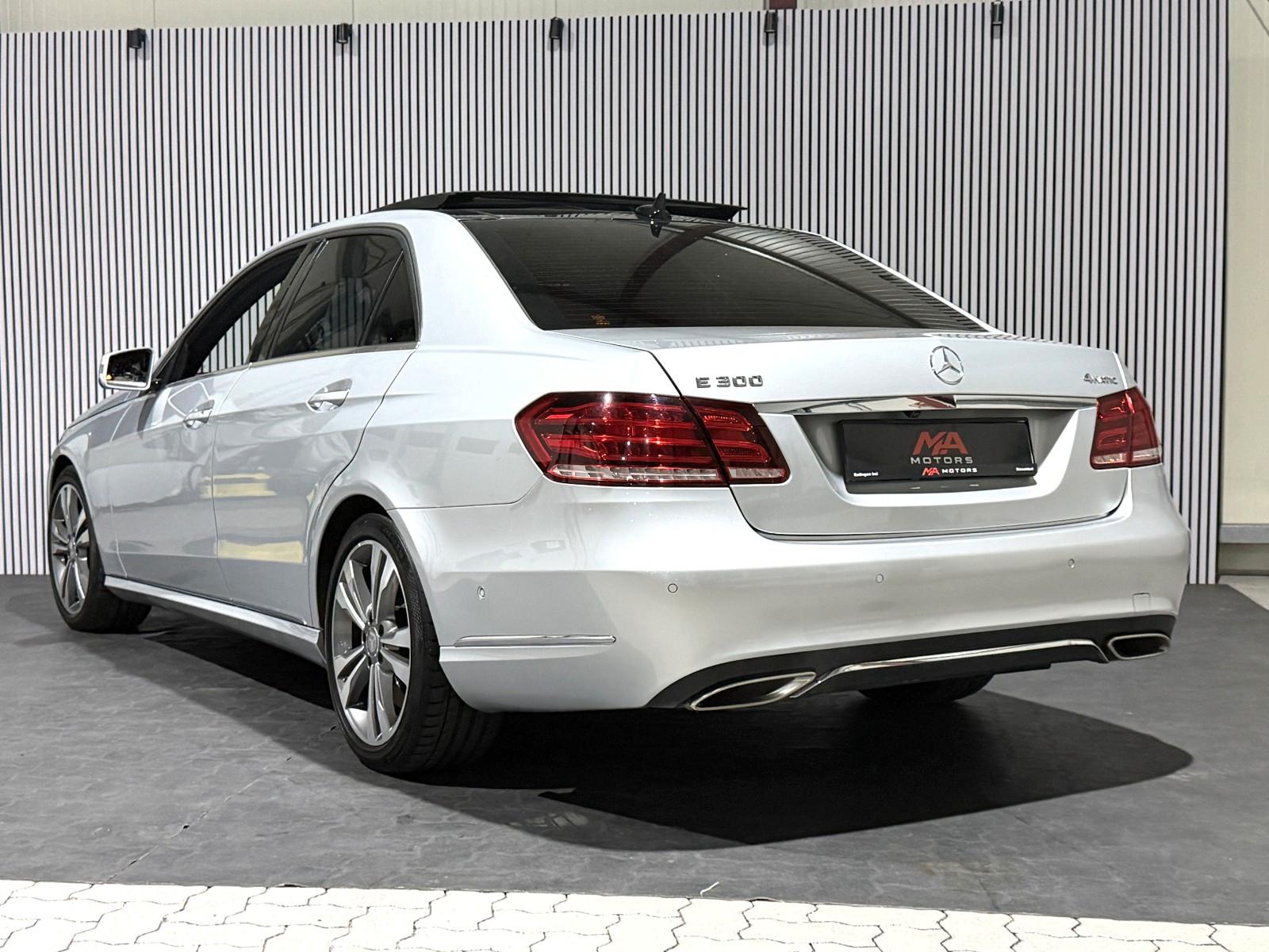 Mercedes-Benz E 300 Limousine E 300 CGI BlueEfficiency 4Matic