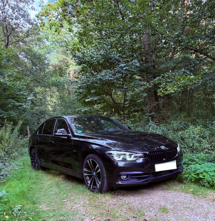 Image of BMW 330