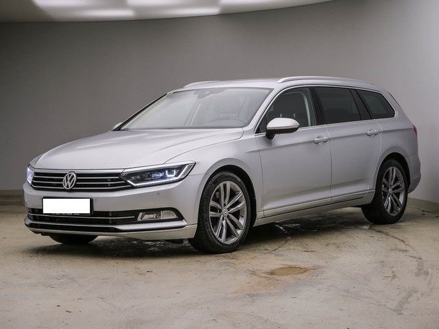 VW Passat Variant 2.0 TDI DSG 4Motion - ACC DCC AHK