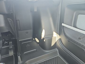 Bild 10 Opel Rocks-e GS Elektro 5 Panorama Digitales Cockpit