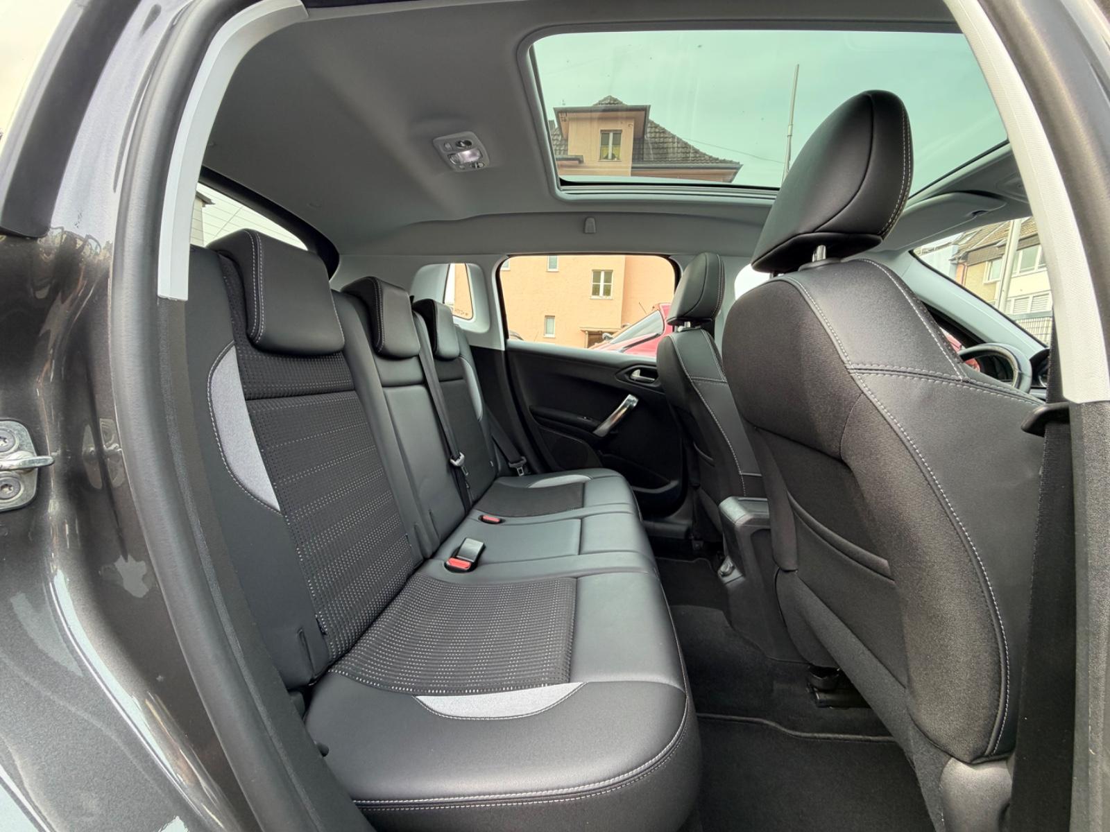 Peugeot 2008 Allure*NAVI*KAM*PDC*TEMPO*PANO*AUTOMATIK