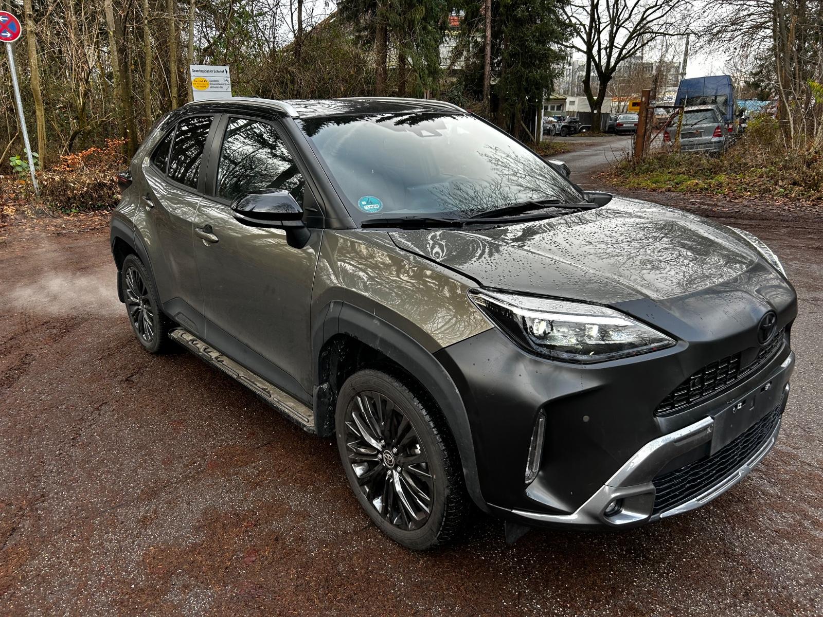 Toyota Yaris Cross Hybrid AWD-i Adventure