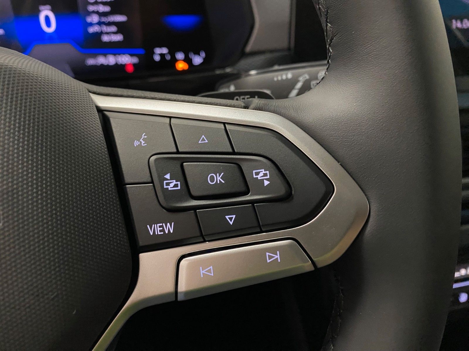 Fahrzeugabbildung Volkswagen T-Cross 1.0 TSI DSG Life mit MATRIX LED+KAMERA+