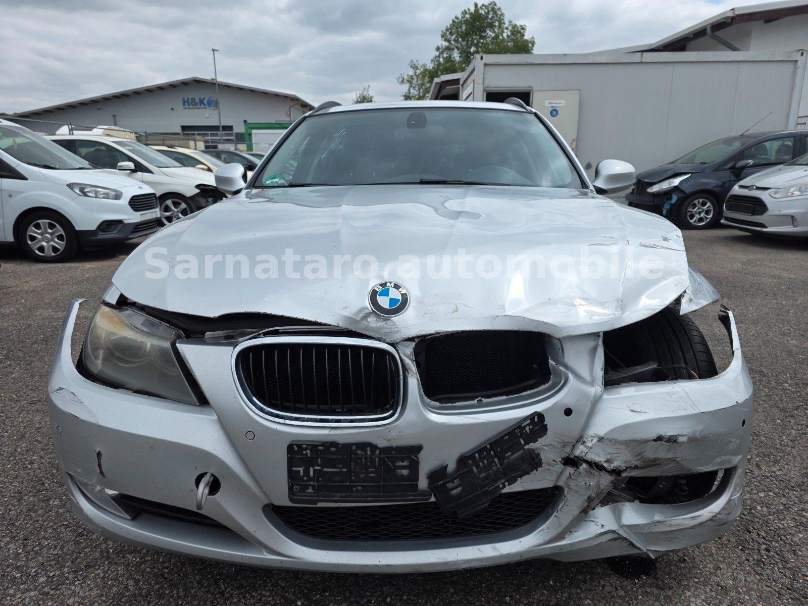 BMW 318 2012 — rear view