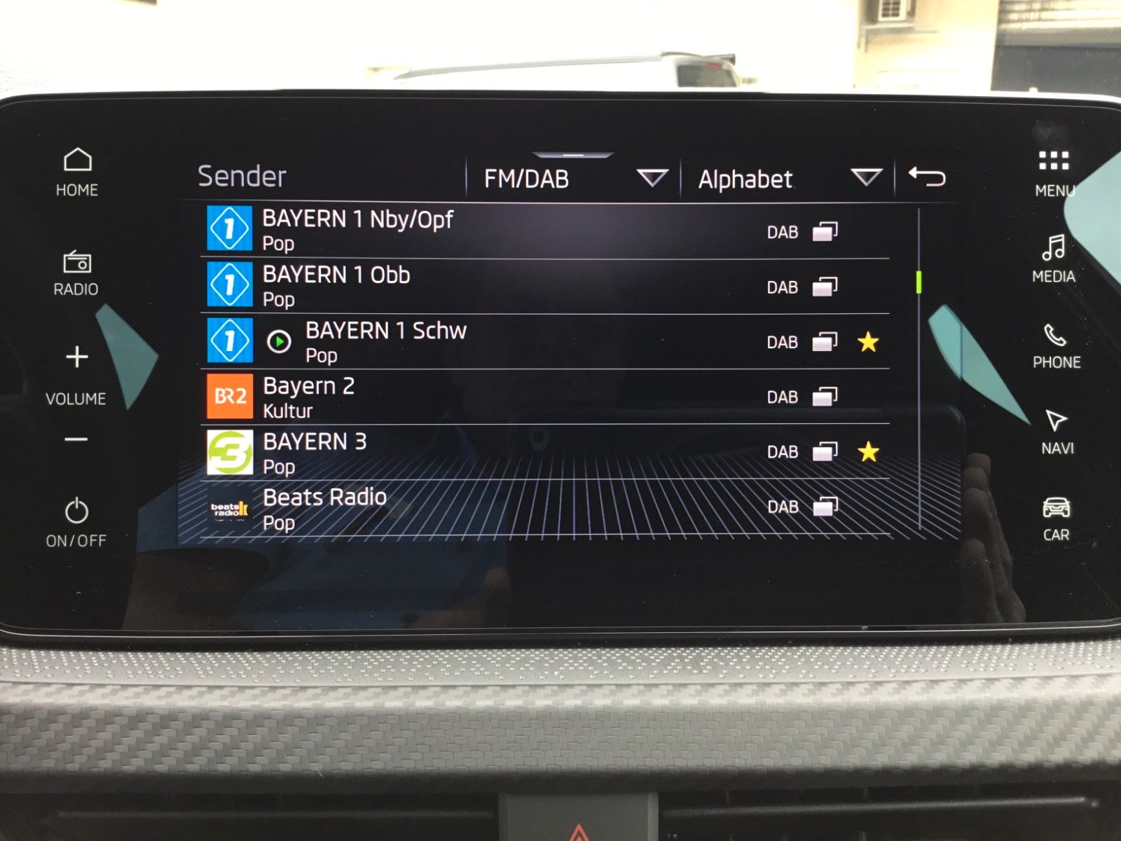 Fahrzeugabbildung SKODA Kamiq 1.5 TSI DSG Monte Carlo+AHK+Navi+Kamera