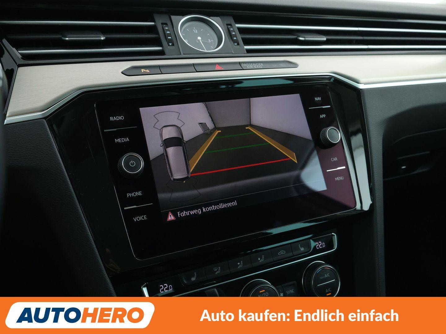 Volkswagen Passat 2.0 TDI Highline BMT Aut.*NAVI*ACC*PDC*SH