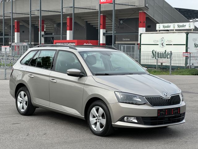 Skoda Fabia Combi Style *PDC*SITZHZ*TEMPOMAT*