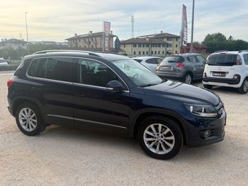 Volkswagen Tiguan - 5