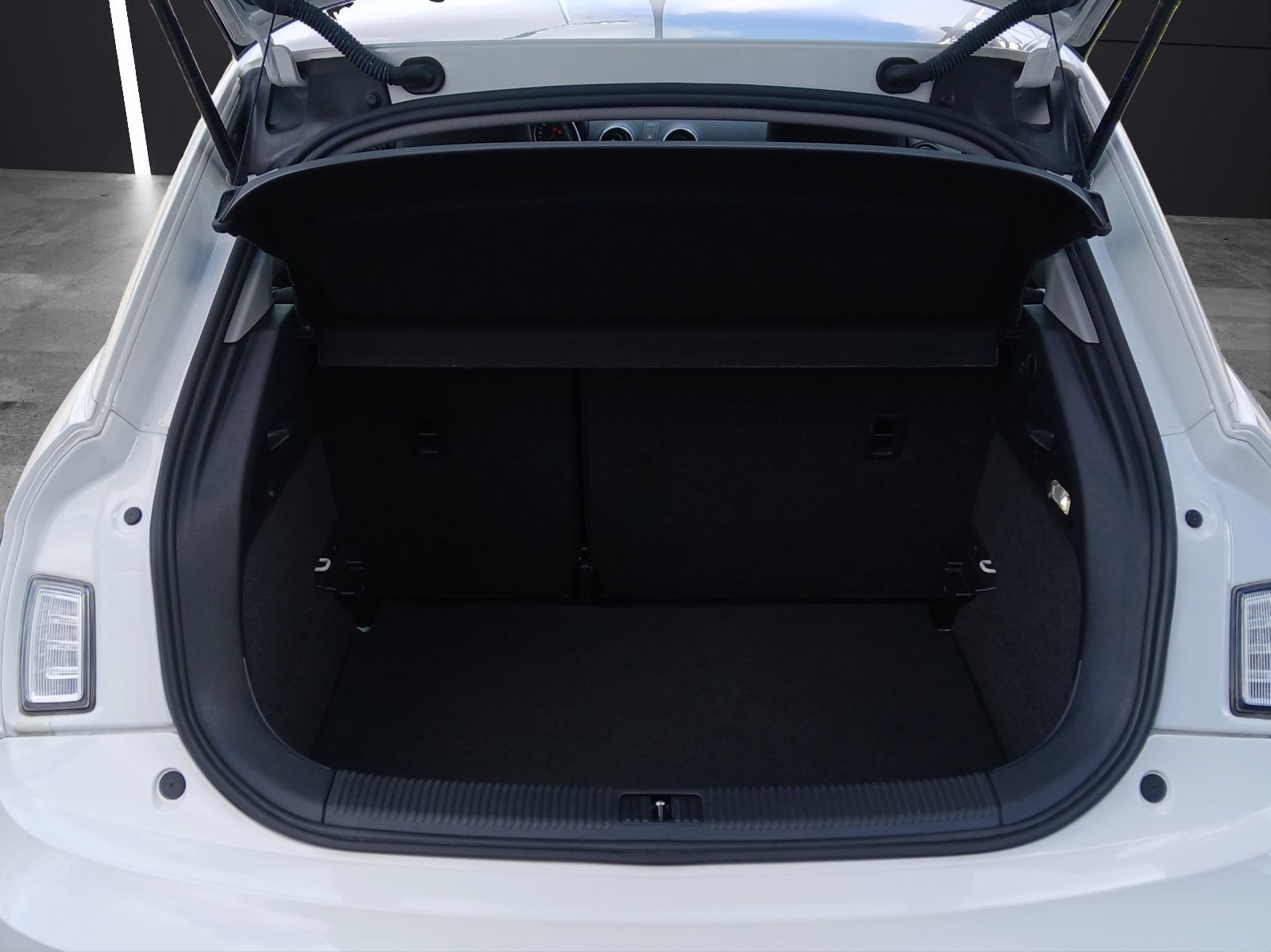 Fahrzeugabbildung Audi A1 Sportback TFSI basis GRA SH