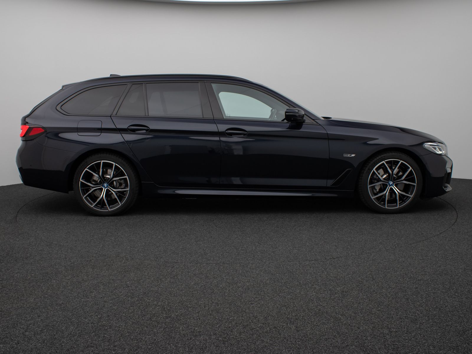 Fahrzeugabbildung BMW 530e M Sport 360°Laser HUD DAB H/K Komfort Alarm