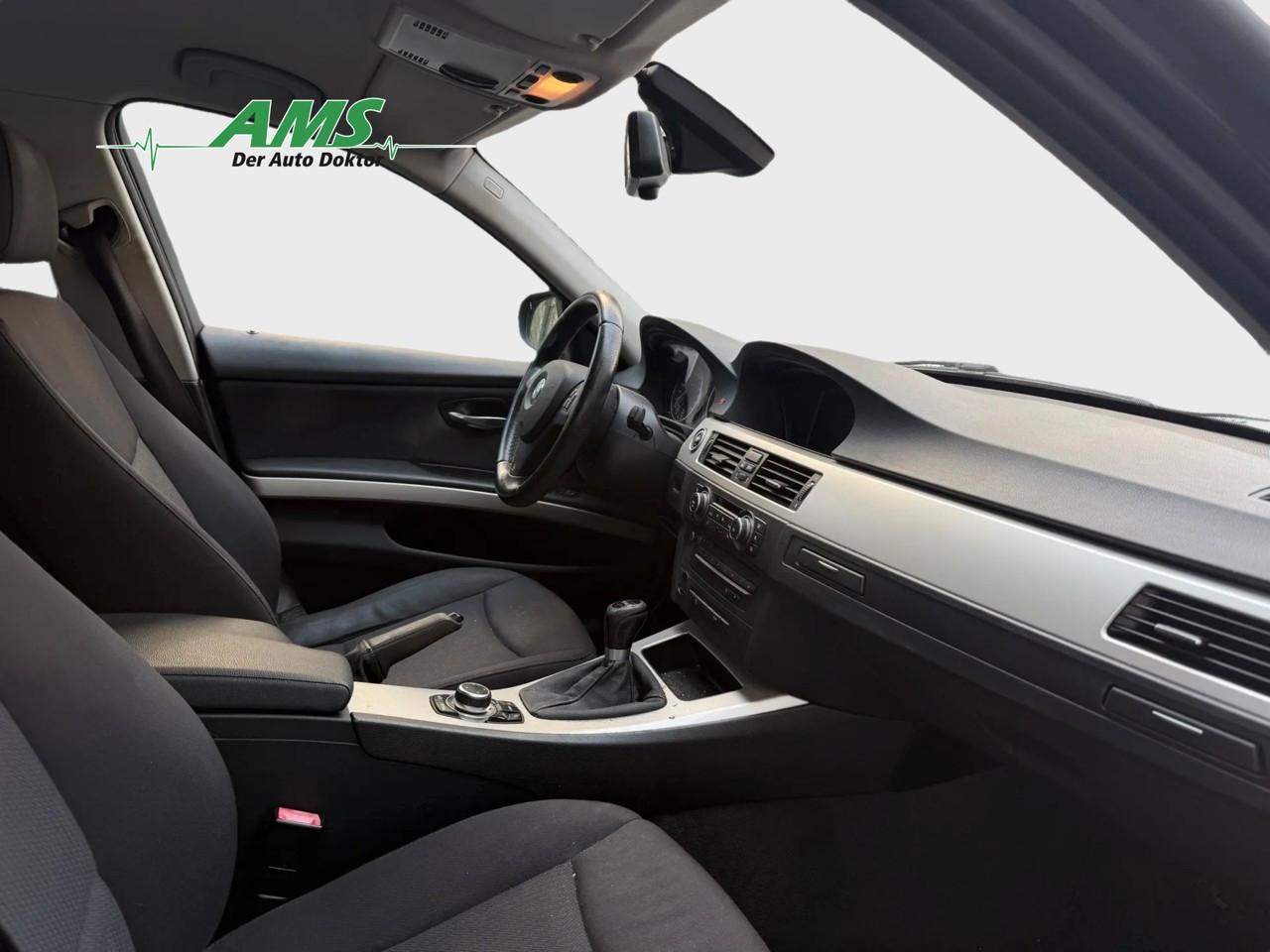 BMW 318 2012 — photo 5