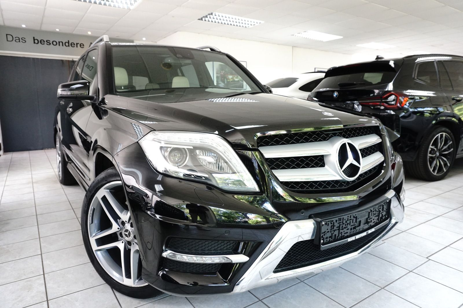 Mercedes-Benz GLK 350 4M AMG Line BI-XENON PANO MEMORY H&K NAV