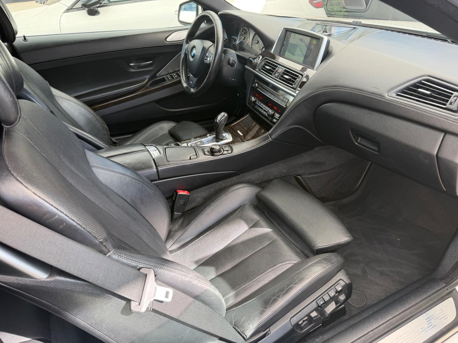 BMW Série 6 650i Cabriolet Pack M Sport | 405 ch | BVA | Son Bang & Olufsen | Affichage tête haute | Caméra 360° | Sièges ventilés | Keyless