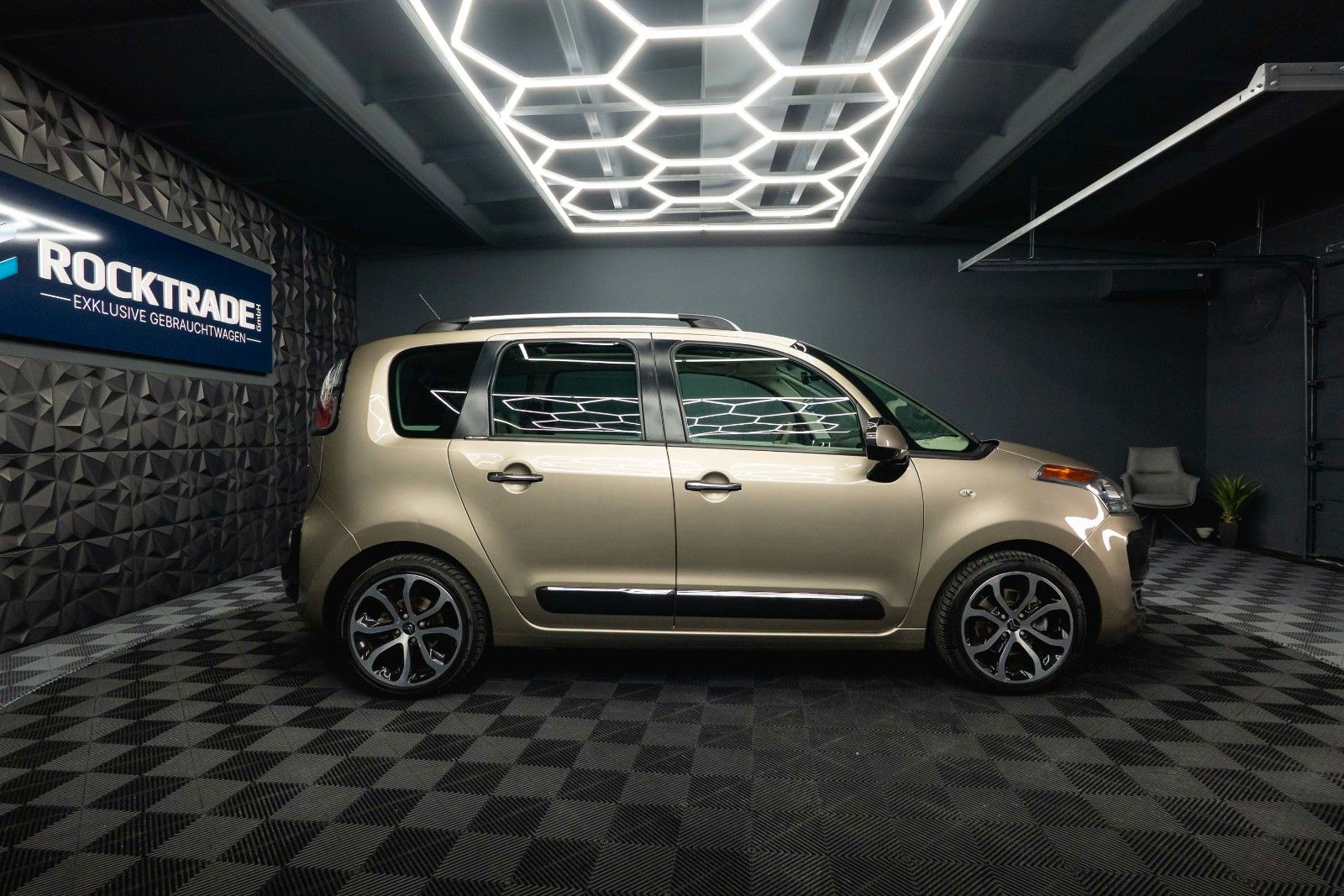 Fahrzeugabbildung Citroën C3 Picasso Exclusive Black Paket *1.Hand*Pano*