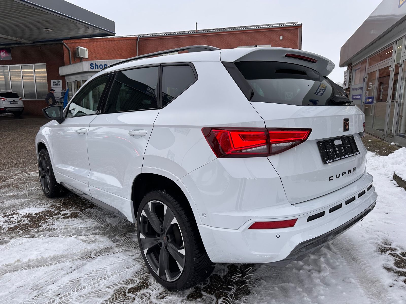 Fahrzeugabbildung CUPRA Ateca 1.5 TSI DSG ACC/Navi/SHZG/eHeck/LED/Travel
