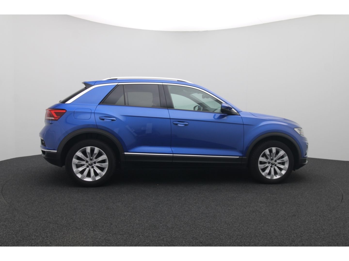 Fahrzeugabbildung Volkswagen T-Roc 1.5 Sport Pano Standheiz ACC SHZ Kamera