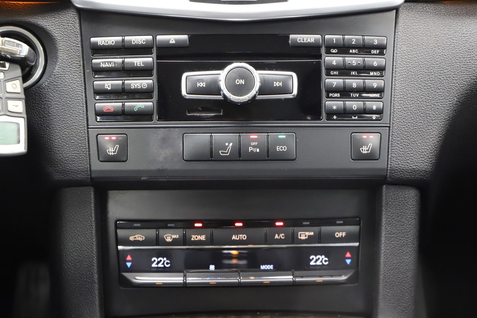 Mercedes-Benz  E 220 CDI 170PS 7G-Tronic T ACC AHK  El.Heck