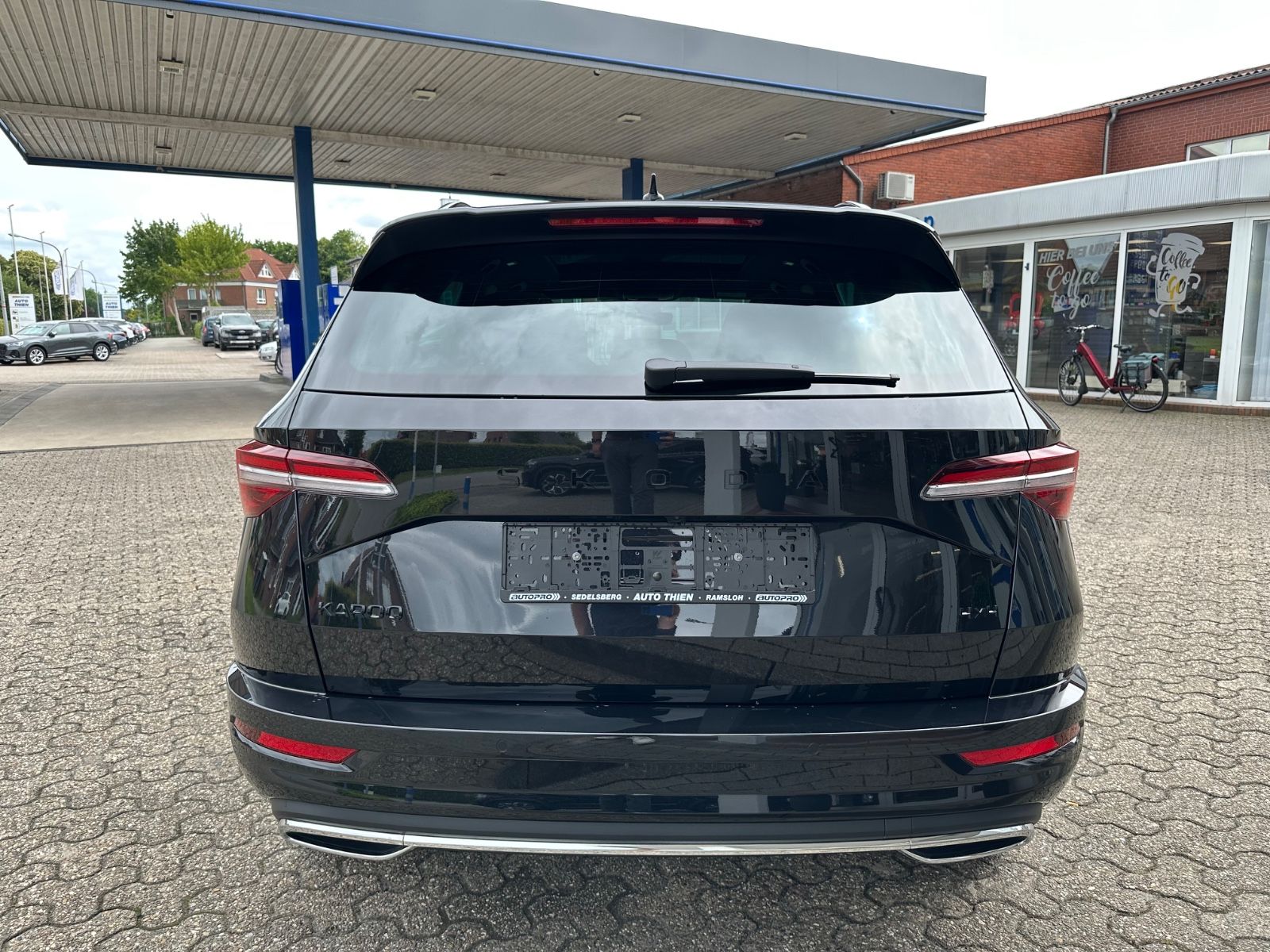 Fahrzeugabbildung SKODA Karoq 2.0 TSI Sportline 4x4 Pano/Matrix/ACC/Navi