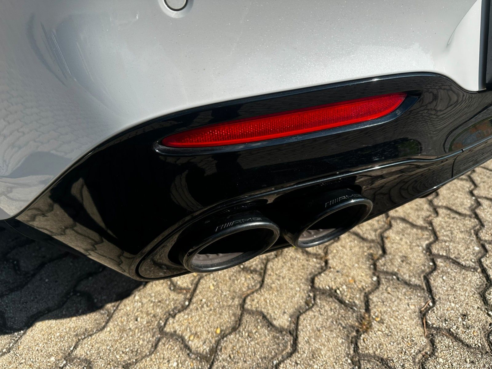 Fahrzeugabbildung Mercedes-Benz SL 43 AMG