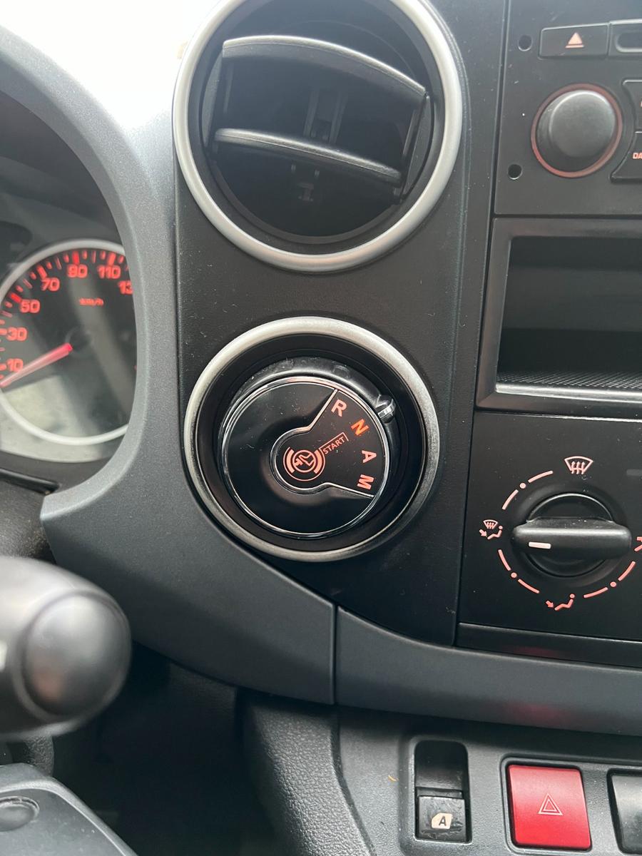 Citroën Berlingo Automatik Tüv 11.2027 neue All-Season