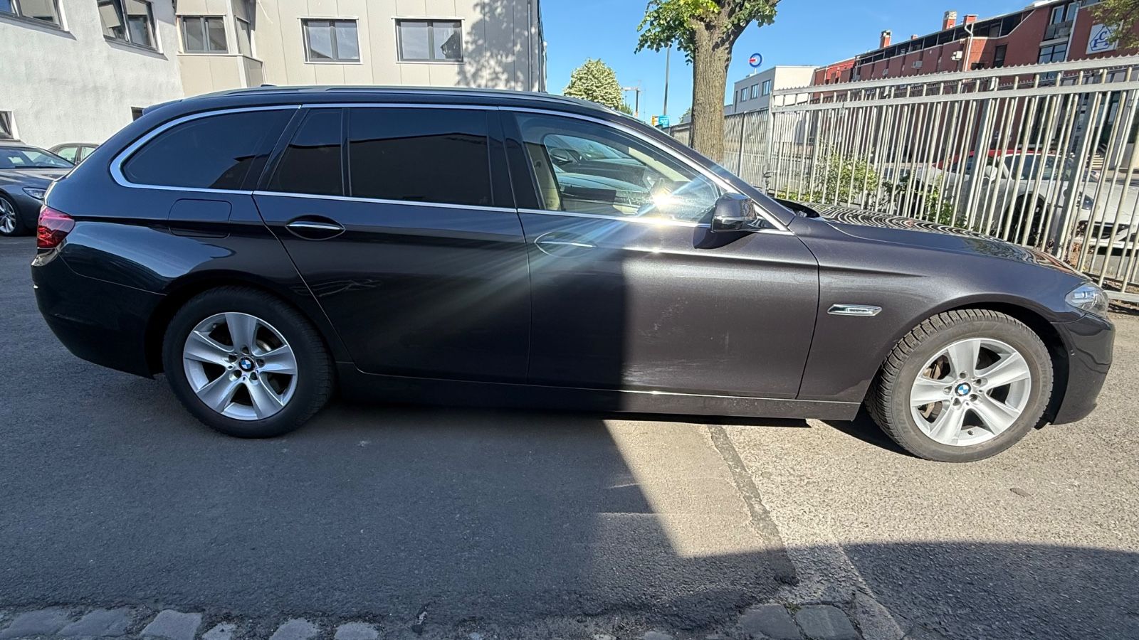 Fahrzeugabbildung BMW Luxury Touring 530 d xDrive