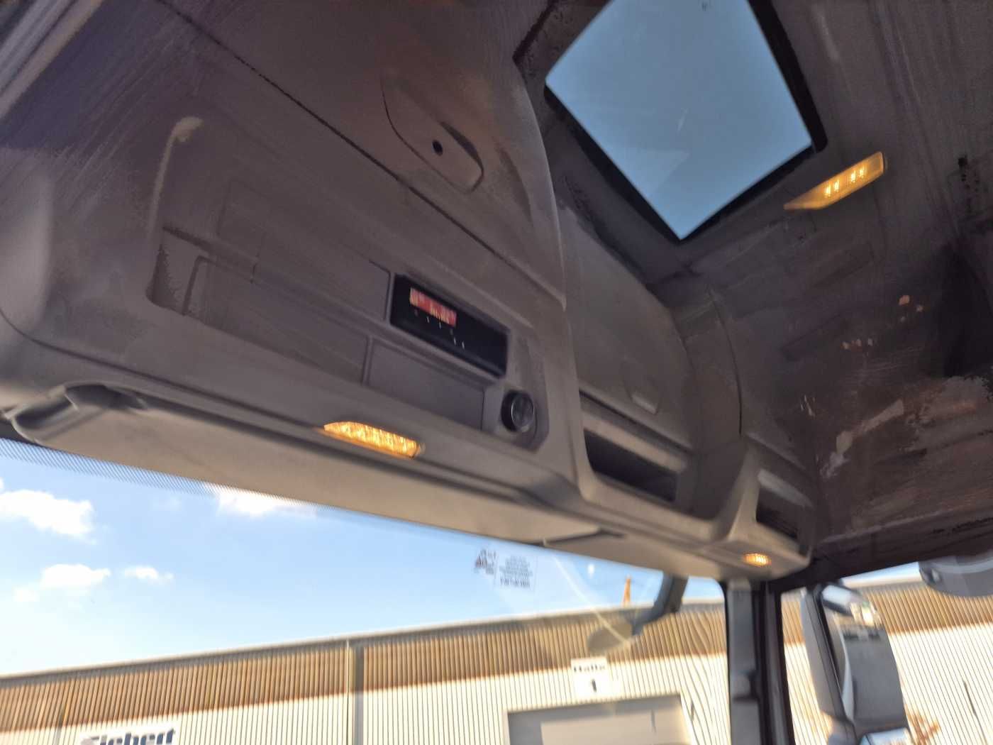 Fahrzeugabbildung Iveco AS440X49T/P ON 4x4 HI-TRACTION Intarder 2x Bett