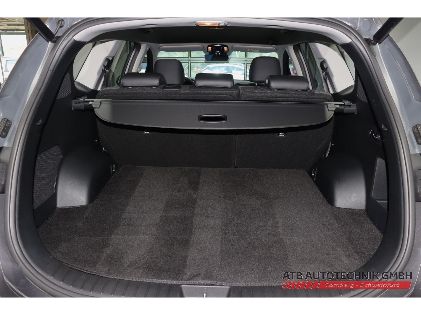 Fahrzeugabbildung Hyundai SANTA FE 1.6l Hybrid 2WD Trend Komfort + Navi-Pa