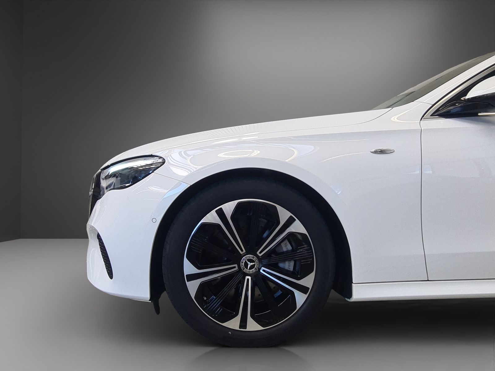 Mercedes-Benz E 300 T e Avantgarde AHK Pano Keyless 19 foto 4