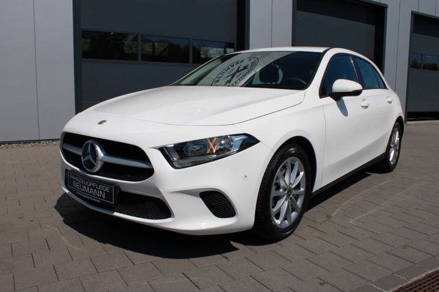 MERCEDES-BENZ A 200 NAVI PDC ALU KLIMA SHZ AUT