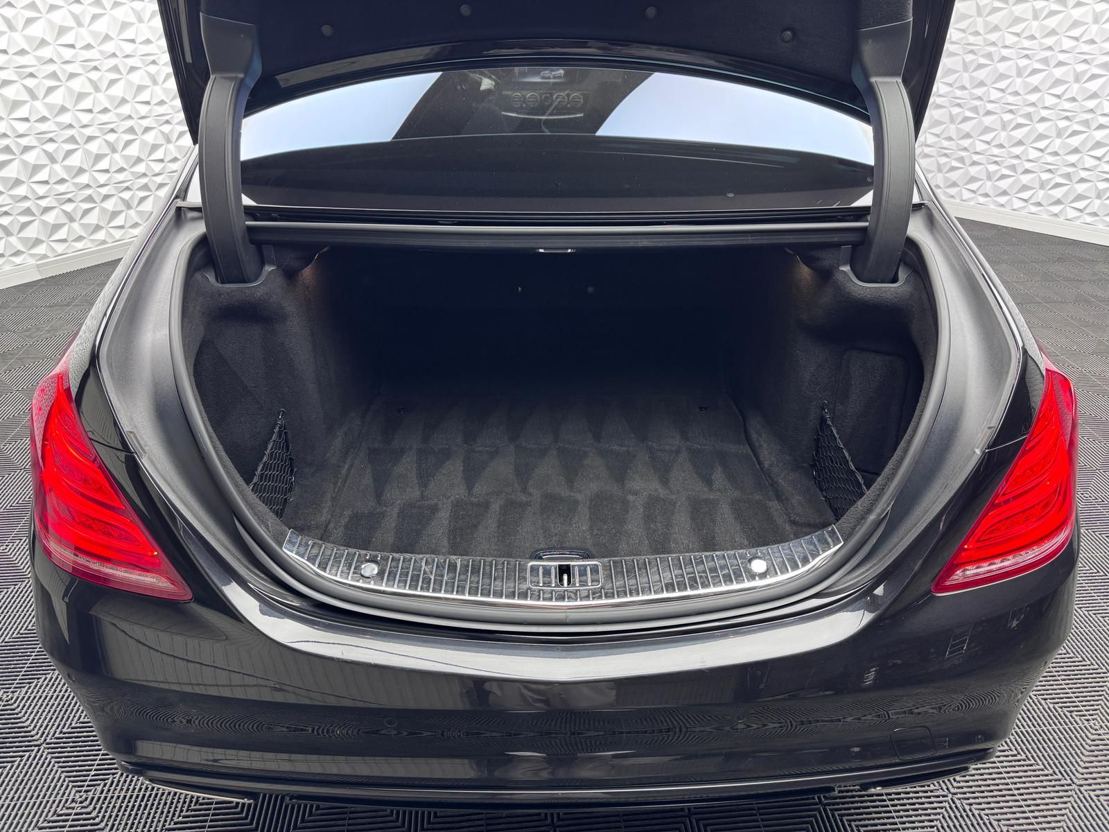 Fahrzeugabbildung Mercedes-Benz L AMG/4MATIC/PANO/BURMESTER/3xTV/CHAUFFEUR/DISTR