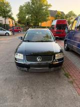 Volkswagen VW PASSAT 2.5 V6 KOMBI (VOLLLEDER) PRIVATR... - Volkswagen Passat aus 2005 mit Diesel-Antrieb