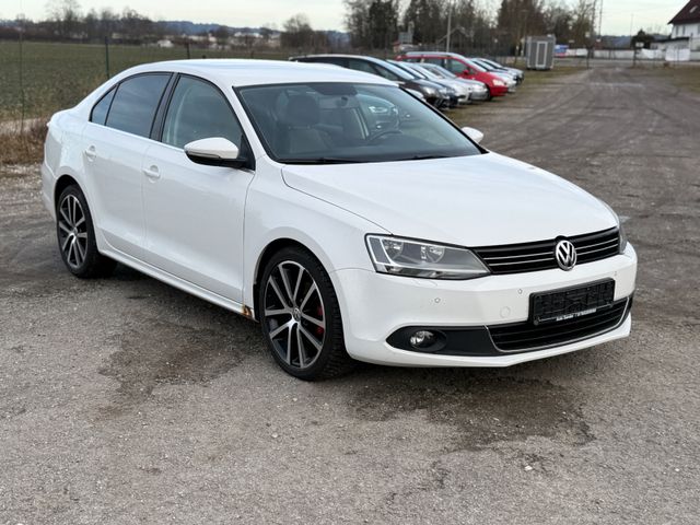 Volkswagen Jetta VI 2.0 TDI  Highline I Navi