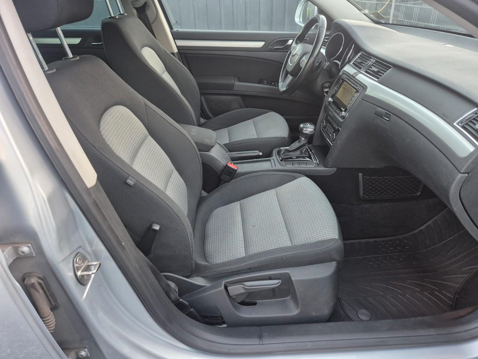Skoda Superb 2012 — photo 12