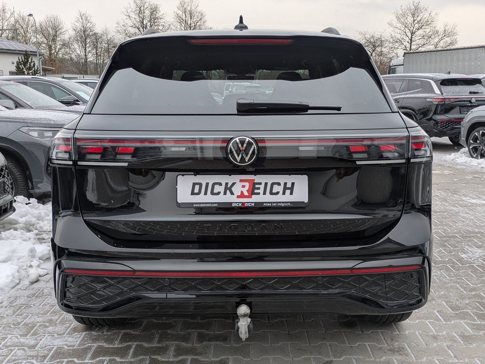 Fahrzeugabbildung Volkswagen Tiguan 2.0 TDI 4M R-Line PANO*H&K*AHK*MATRIX*20"