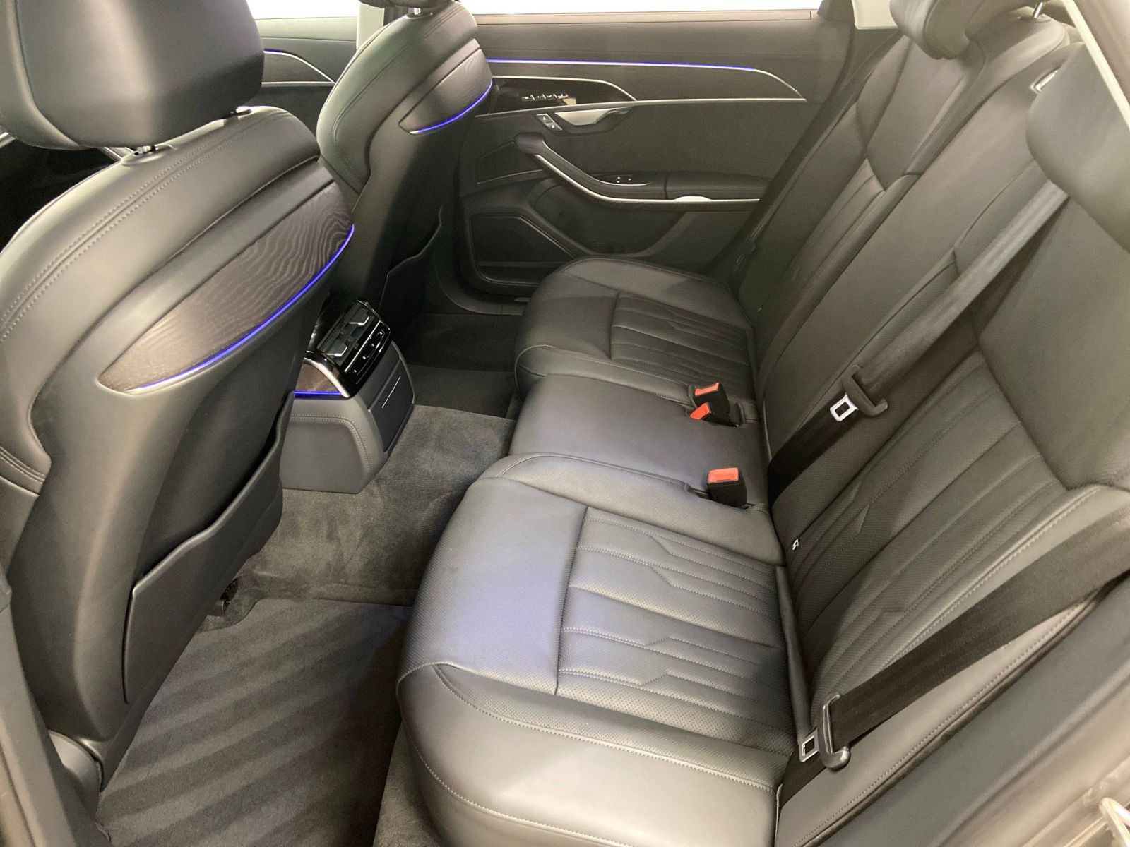 Audi A8 - Bild 8