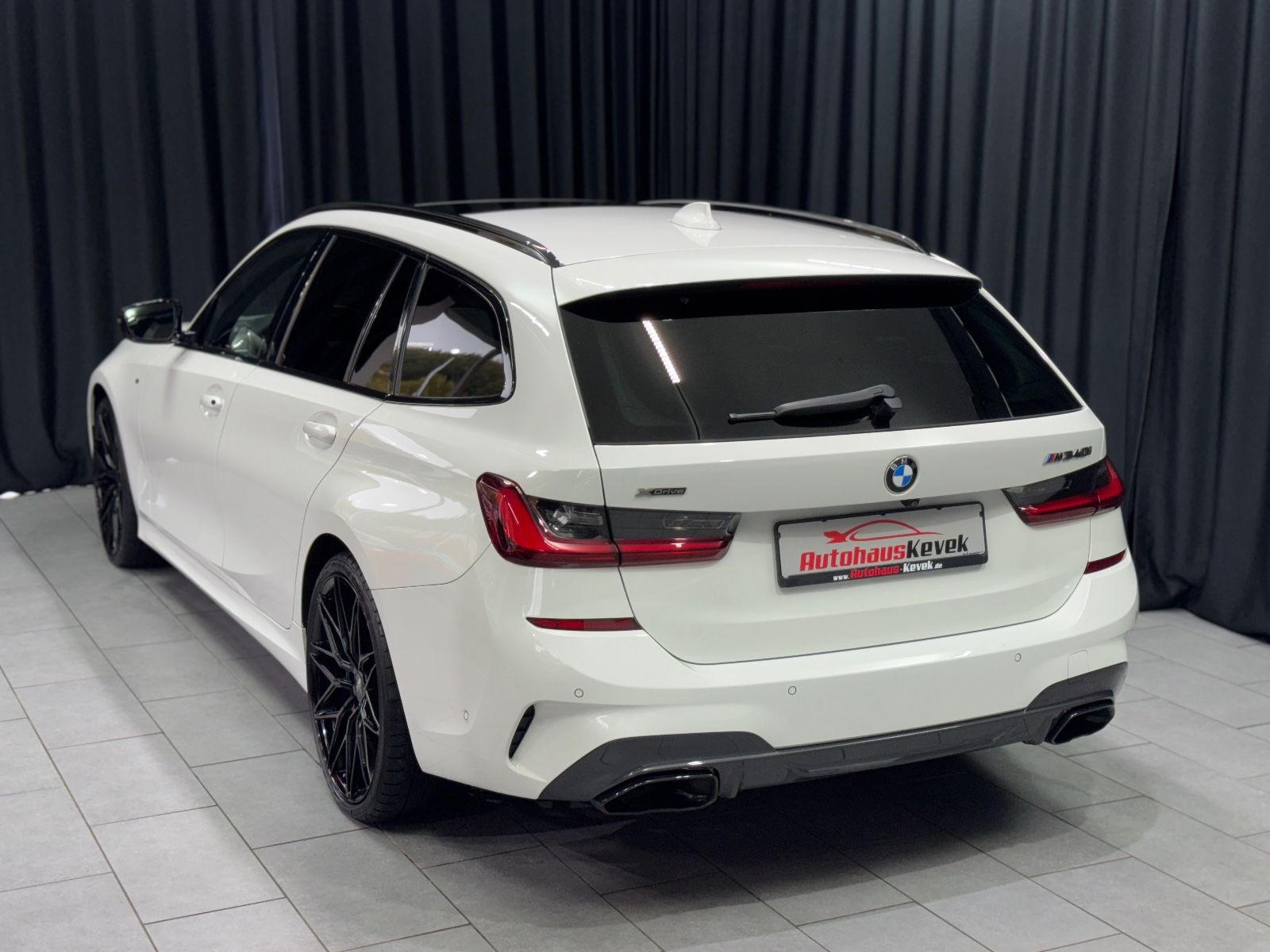 Fahrzeugabbildung BMW M340i xDrive Touring|LASER|NAVI|PANORAMA|ACC|AHK