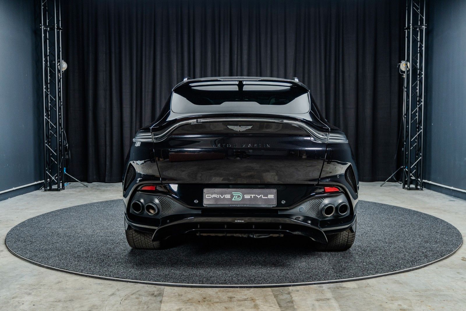 Fahrzeugabbildung Aston Martin DBX 4.0 V8 DBX707 + 2.Hand + Top Geplfegt