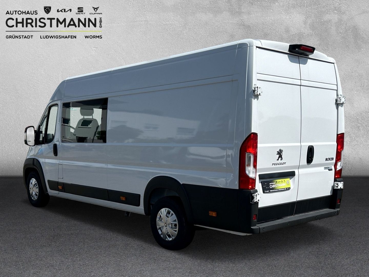 Fahrzeugabbildung Peugeot Boxer Kasten Hochraum 435 TwinCab L4H2 BlueHDi 1