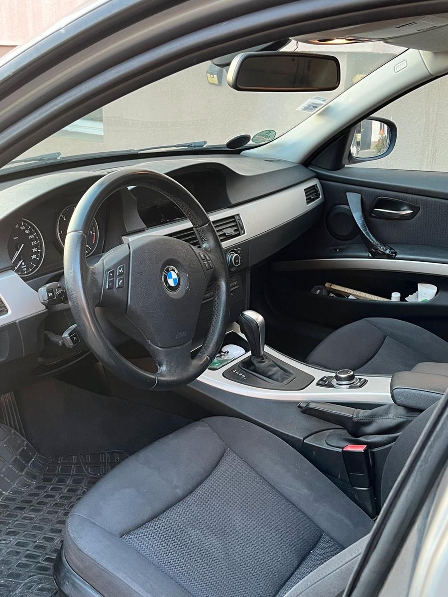 BMW 320 2010 — engine 163 HP (120kW)
