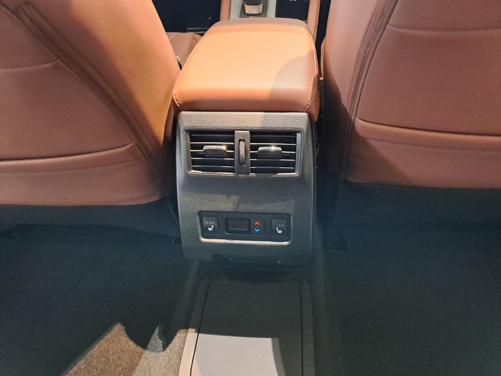 Mitsubishi Outlander 2.4 PHEV 100 kW S-AWC Top