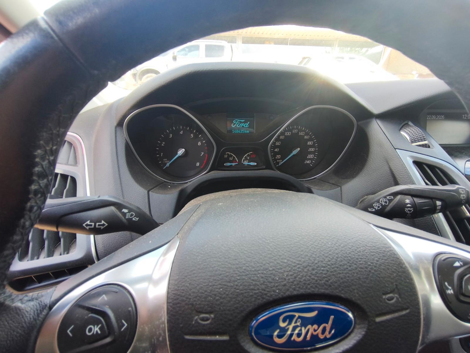 Ford Focus 2012 — engine 998 cm³, 125 HP (92kW)