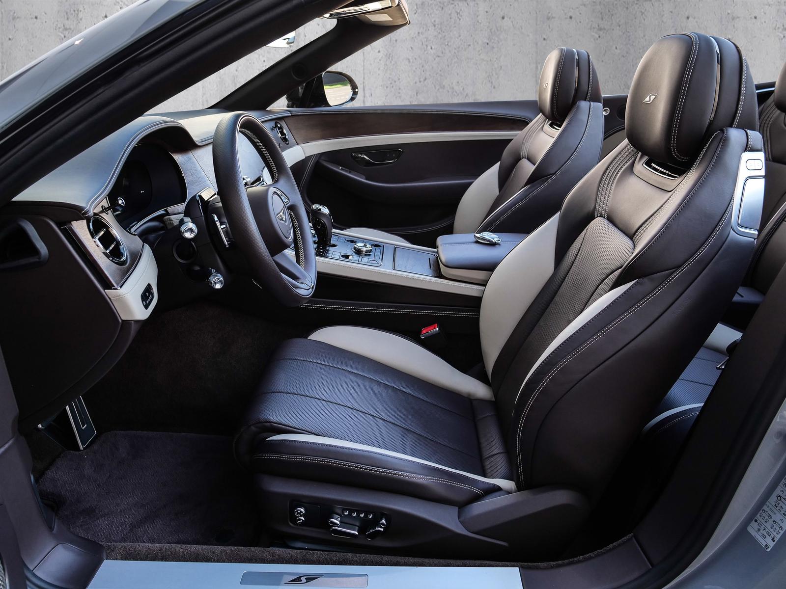 Bentley Continental GTC S Touring Spec, Rotating Display