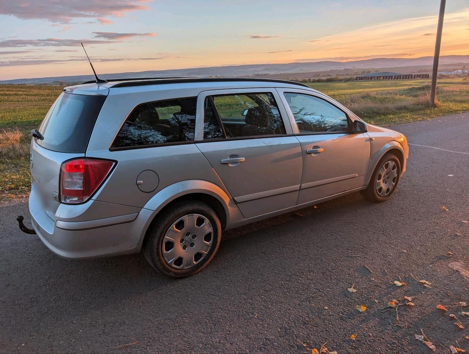 Opel Astra 2008 — photo 7