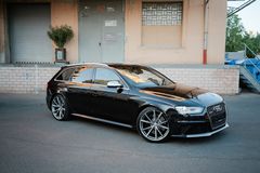 Fahrzeugabbildung Audi RS4 Avant 4.2 FSI quattro *MwSt.*Phantomschwarz*