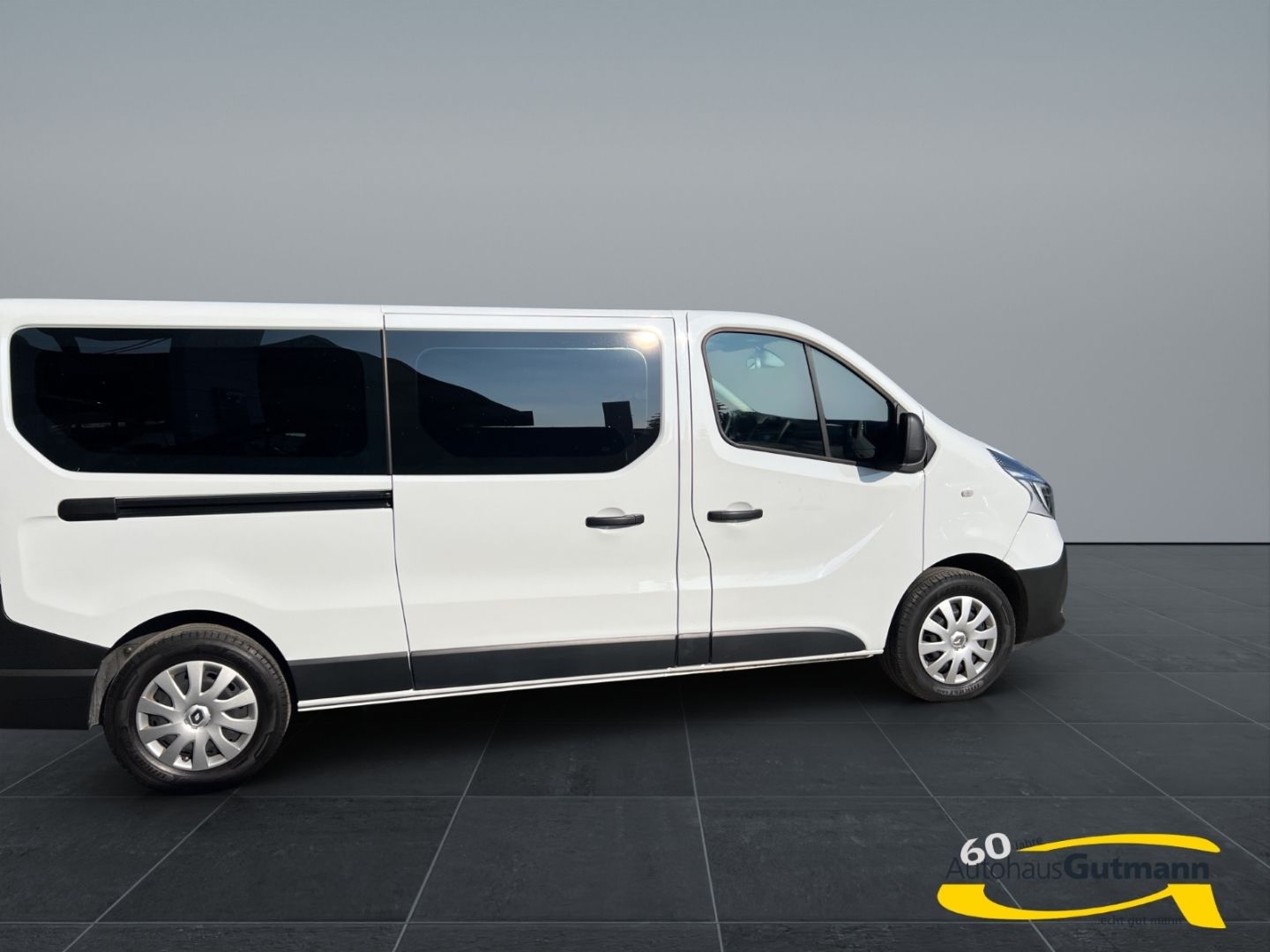 Fahrzeugabbildung Renault Trafic Combi L2H1 3,0t Life 2.0 dCi 120 ENERGY E