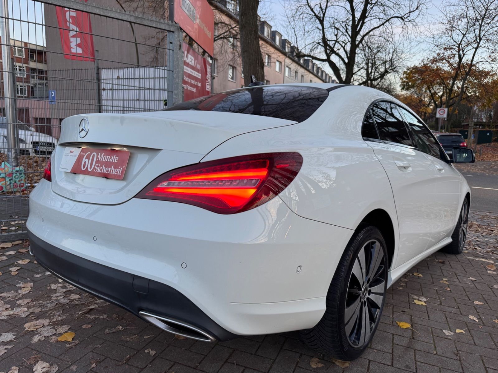 Fahrzeugabbildung Mercedes-Benz CLA 180*PANO*LED*CARPLAY*CAM*NAVI