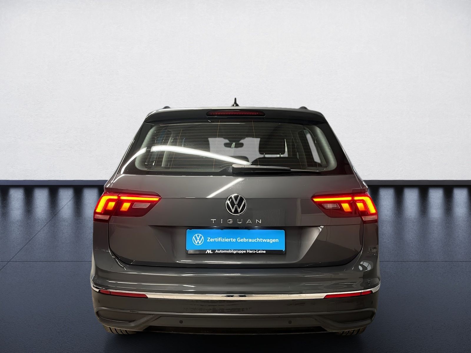 Volkswagen Tiguan LIFE TSI DSG AHK ALU 18 TRVAL ASSIST NAVI foto 5